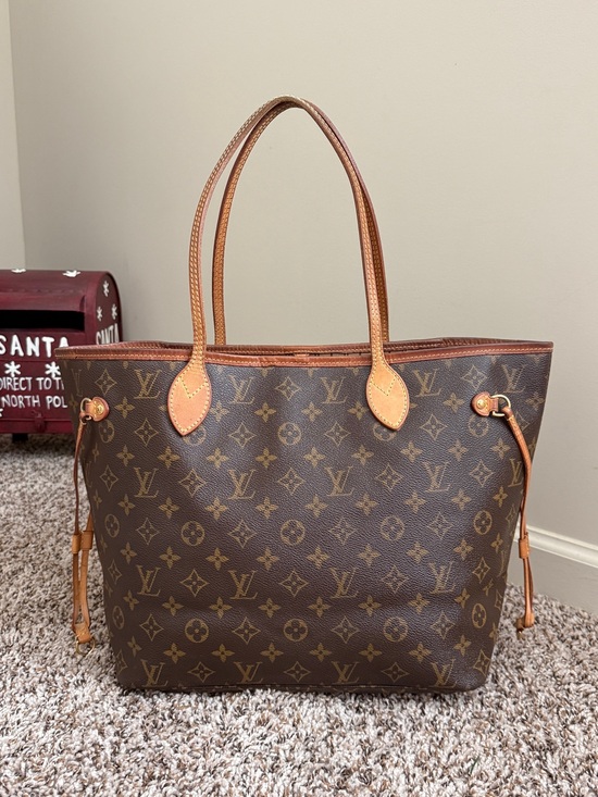 Louis Vuitton Handbags - Authentic Louis Vuitton Neverfull MM Monogram Canvas